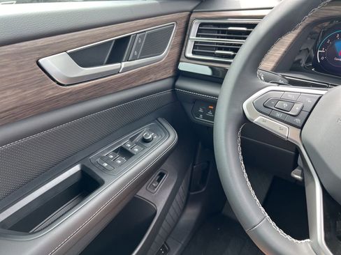 New 2026 Volkswagen Atlas SEL AWD/4WD image 18