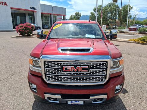 Used 2018 GMC Sierra 2500 Denali w/ Duramax Plus Package AWD/4WD image 9