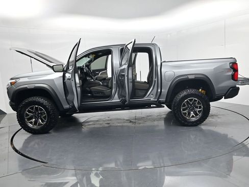 Used 2024 Chevrolet Colorado ZR2 w/ Technology Package AWD/4WD image 79