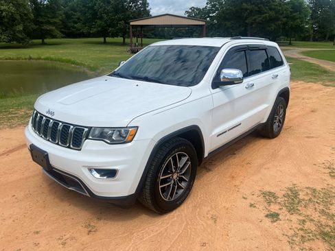 Used 2017 Jeep Grand Cherokee Limited RWD image 4