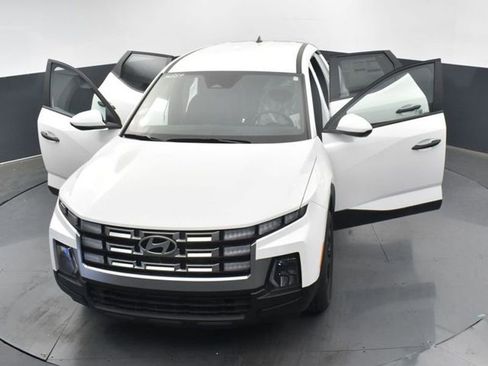 Used 2025 Hyundai Santa Cruz SE image 36