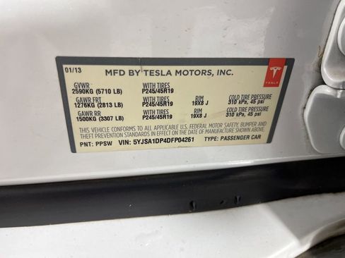Used 2013 Tesla Model S Performance RWD image 25