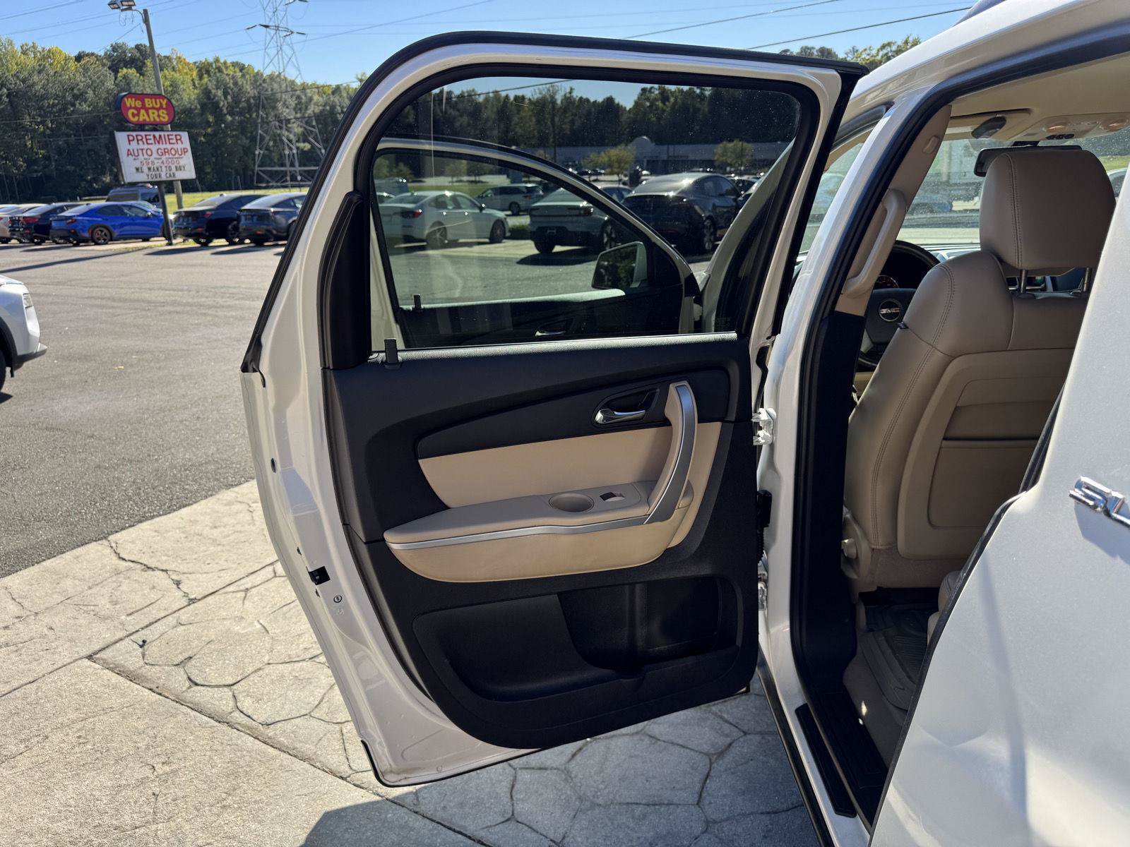 Used 2010 GMC Acadia SLT FWD image 8