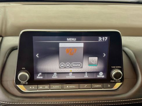 Used 2023 Nissan Rogue S FWD image 19