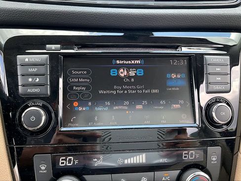 Used 2019 Nissan Rogue SV w/ Premium Package FWD image 32