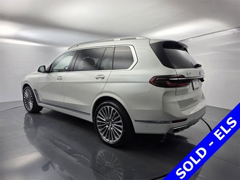 Used 2024 BMW X7 xDrive40i w/ Executive Package image 6