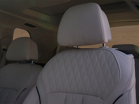 Used 2022 BMW X7 xDrive40i w/ Executive Package image 24