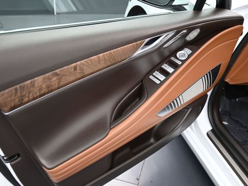 Used 2024 Genesis G80 image 12