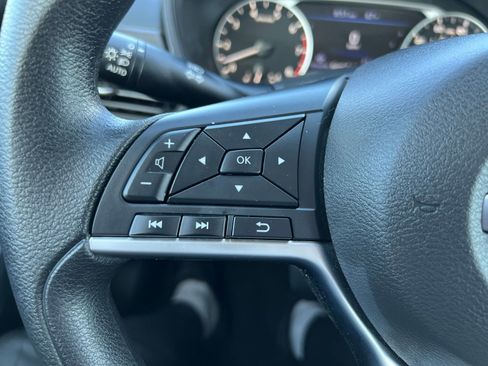 Used 2025 Nissan Altima 2.5 SV AWD/4WD image 12