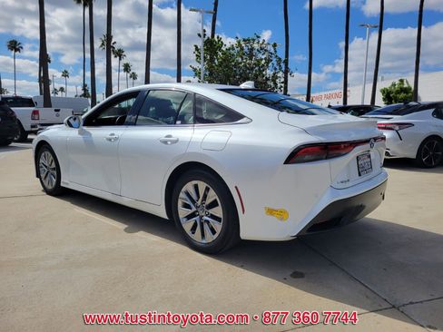 Used 2022 Toyota Mirai XLE w/ Advanced Technology Package image 6