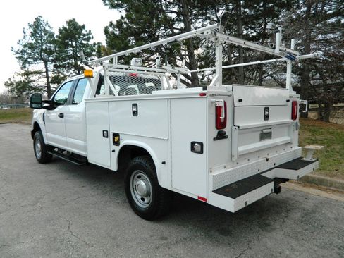 Used 2019 Ford F350 XL w/ Power Equipment Group image 6