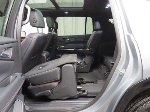 Used 2025 Chevrolet Traverse RS w/ LPO, Floor Liner Package image 50