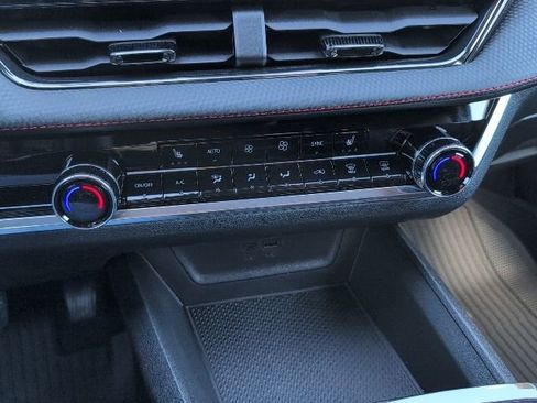 New 2026 Chevrolet Equinox RS w/ LPO, Floor Liner Package FWD image 23