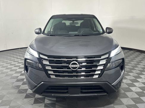 Used 2025 Nissan Rogue SV FWD image 2