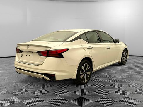 Used 2022 Nissan Altima 2.5 SV w/ SV Premium Package AWD/4WD image 5