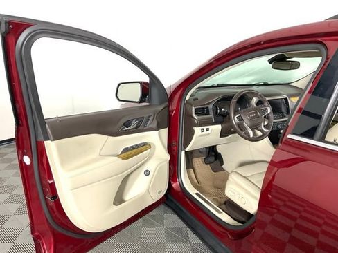 Used 2017 GMC Acadia Denali w/ Technology Package FWD image 29