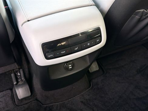 Used 2024 Hyundai Palisade SEL image 21