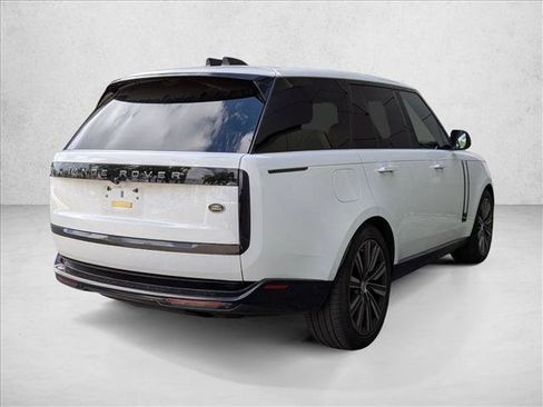 Used 2023 Land Rover Range Rover SE image 5