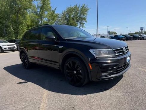 Used 2021 Volkswagen Tiguan SE R-Line AWD/4WD image 2
