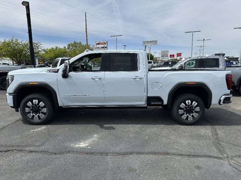 New 2026 GMC Sierra 2500 Denali w/ Denali Reserve Package AWD/4WD image 3