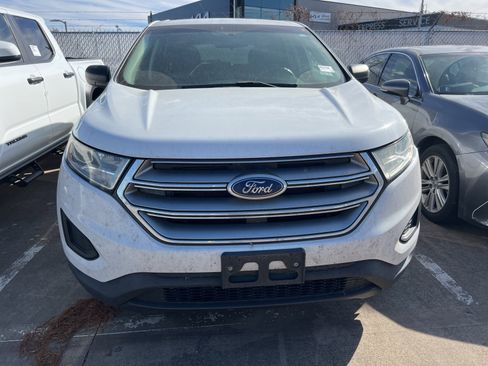 Used 2017 Ford Edge SE image 2