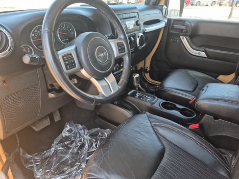 Used 2013 Jeep Wrangler Unlimited Sport AWD/4WD image 9