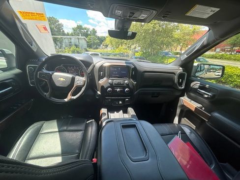 Used 2019 Chevrolet Silverado 1500 High Country w/ Technology Package AWD/4WD image 18