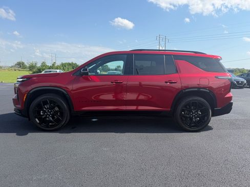 Used 2025 Chevrolet Traverse RS w/ LPO, Cargo Package FWD image 6