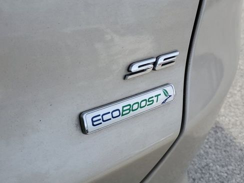 Used 2017 Ford Fusion SE w/ Fusion SE Technology Package image 7