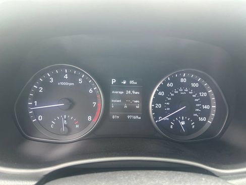 Used 2018 Hyundai Elantra GT FWD image 12