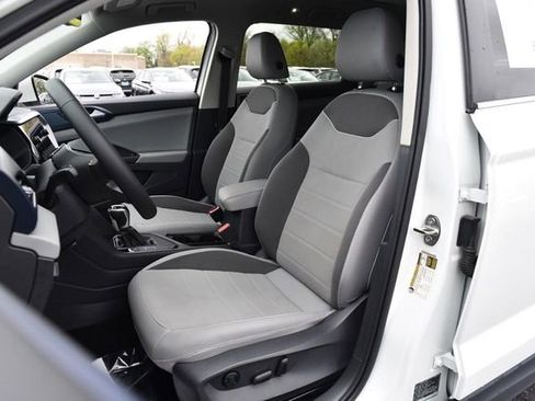 Used 2023 Volkswagen Taos SE w/ Panoramic Sunroof Package image 18