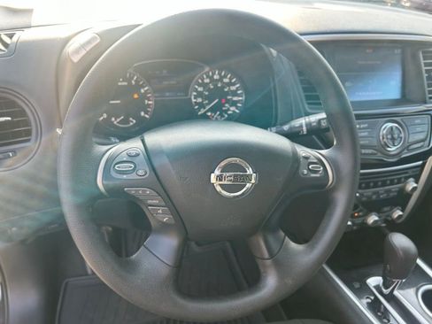 Used 2020 Nissan Pathfinder S AWD/4WD image 13