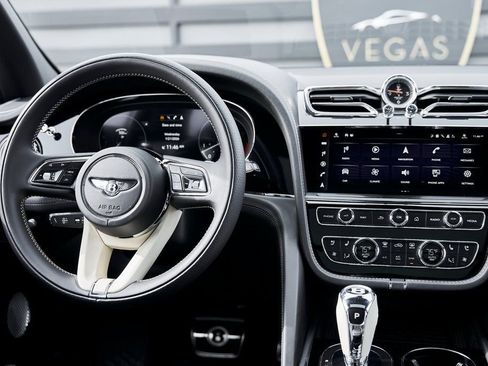 Used 2023 Bentley Bentayga Extended Wheelbase image 56