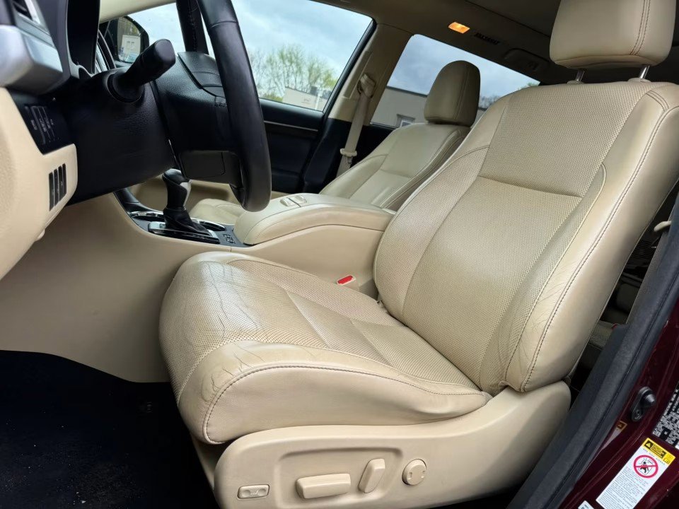 Used 2015 Toyota Highlander Limited Platinum AWD/4WD image 12