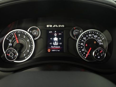 Used 2024 RAM 2500 Big Horn w/ Bed Utility Group image 11