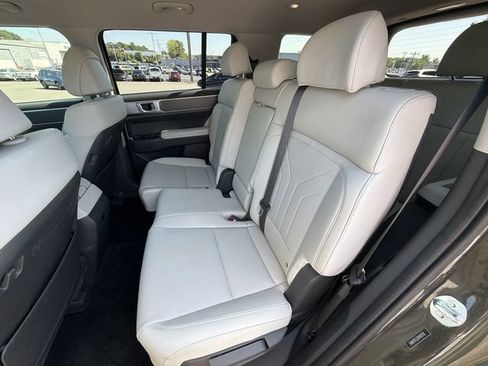 Used 2024 Hyundai Santa Fe SEL FWD image 25