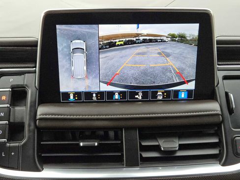 Used 2021 GMC Yukon SLT w/ SLT Luxury Plus Package image 18