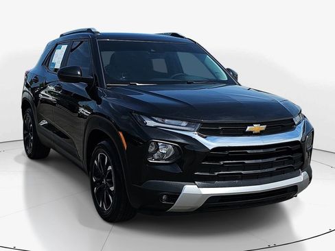 Used 2023 Chevrolet TrailBlazer LT FWD image 2