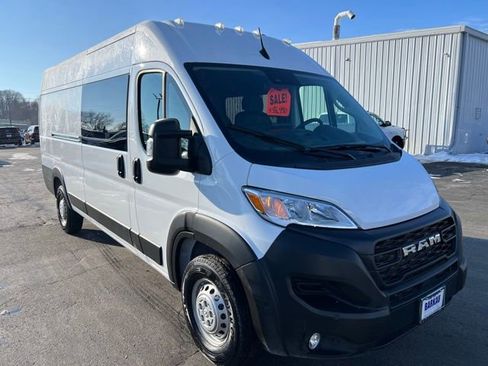 Used 2025 RAM ProMaster 3500 w/ Crew Van Package FWD image 1