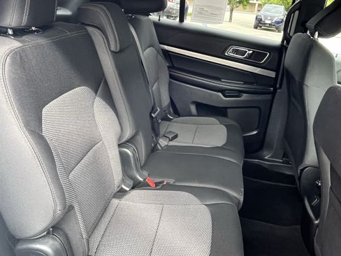 Used 2018 Ford Explorer XLT w/ Equipment Group 201A AWD/4WD image 16