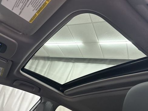 Used 2022 Toyota Camry SE image 20