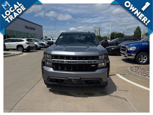 Used 2020 Chevrolet Silverado 1500 Custom w/ Custom Value Package AWD/4WD image 2