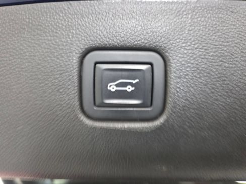 Used 2022 Chevrolet Blazer LT FWD image 13