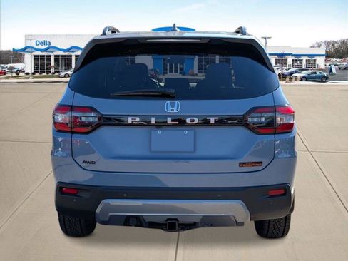 New 2026 Honda Pilot TrailSport image 4