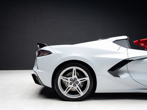 Used 2023 Chevrolet Corvette Stingray Premium Cpe w/ Z51 Performance Package RWD image 39