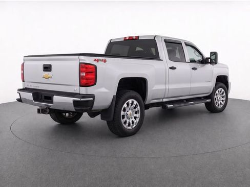 Used 2015 Chevrolet Silverado 2500 LT w/ LT Convenience Package AWD/4WD image 4