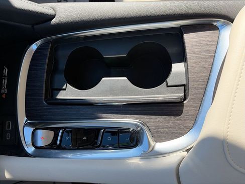 Used 2023 Buick Enclave Avenir w/ Avenir Technology Package image 17