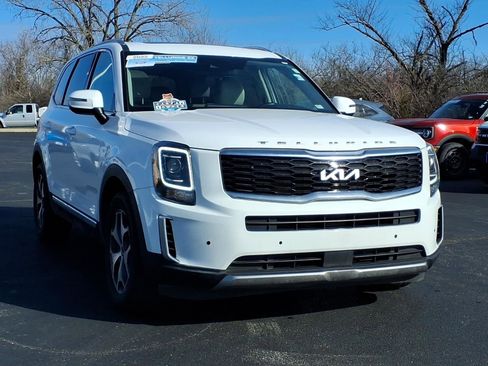 Used 2022 Kia Telluride EX image 2