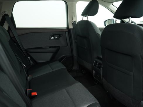 Used 2022 Nissan Rogue SV image 12