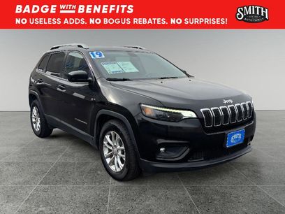 Used 2019 Jeep Cherokee Latitude w/ Popular Appearance Group
